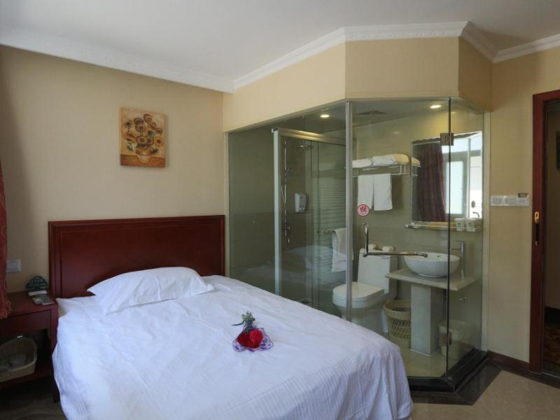 Greentree Inn Shanghai Pudong Airport Huaxia East Road Railway Station Shell Hotel Buitenkant foto