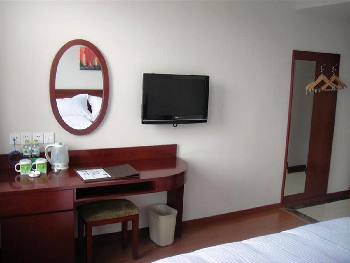 Greentree Inn Shanghai Pudong Airport Huaxia East Road Railway Station Shell Hotel Buitenkant foto